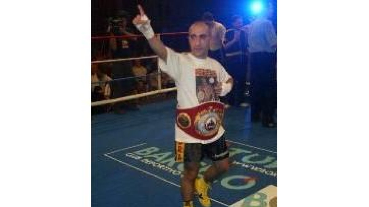 Mata, en la foto, aún no tiene rival para la defensa de su título mundial