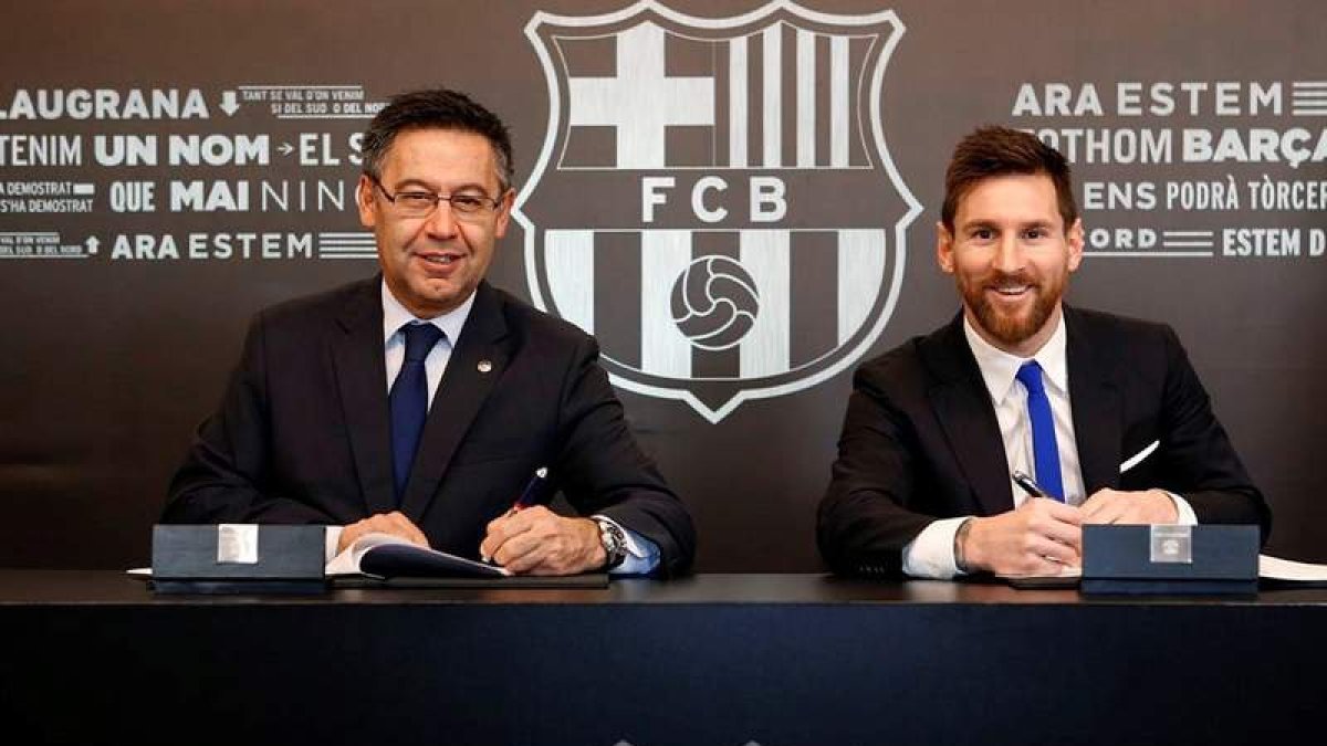 Bartomeu y Messi están obligados a destensar la situación actual y a entenderse. DAVID SAURA