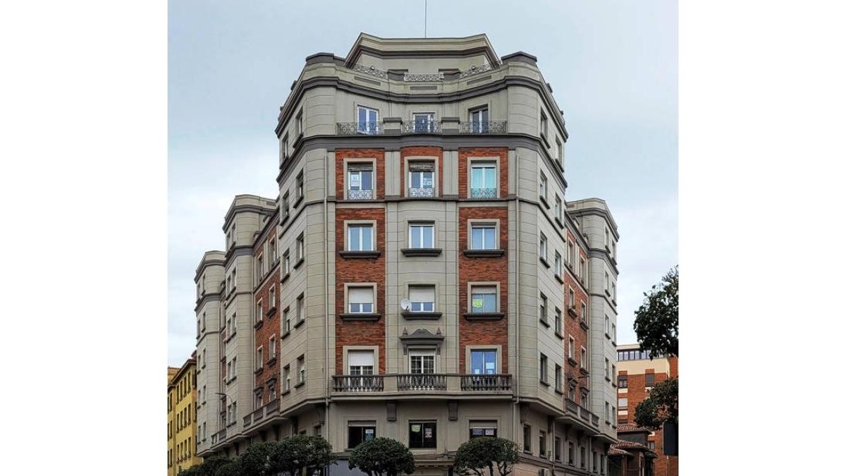 Avda. de Roma, número 3-5. OVIDIO PRIETO, 2022