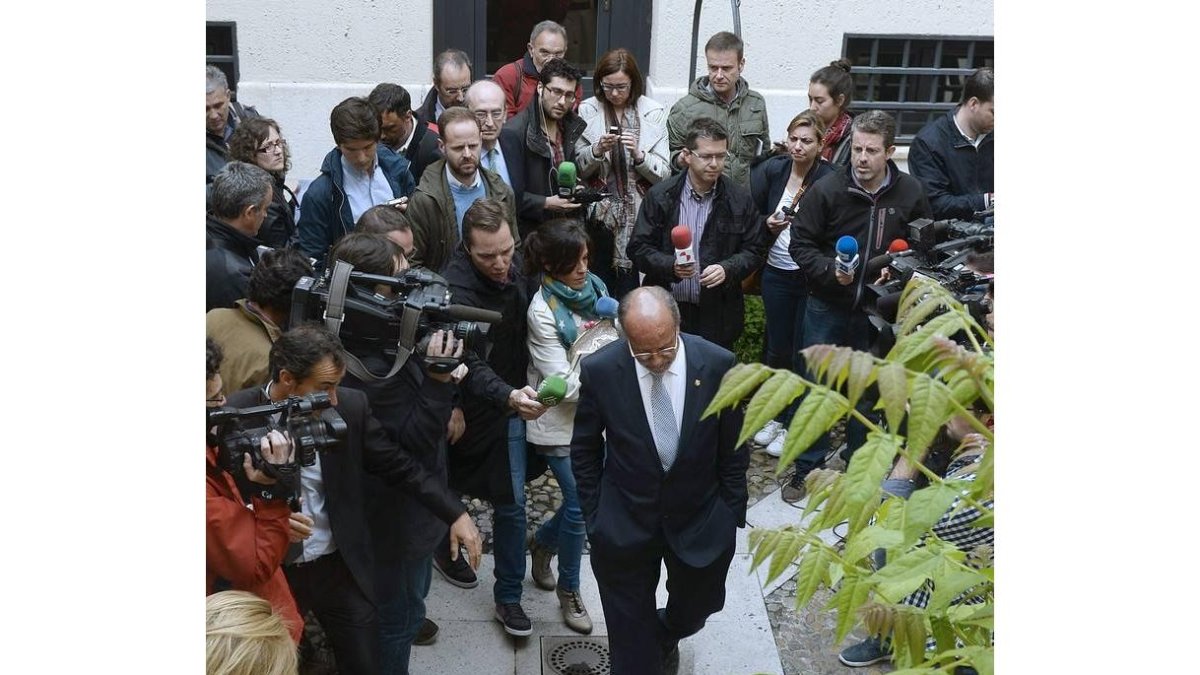 Javier León de la Riva a la salidad de los juzgados