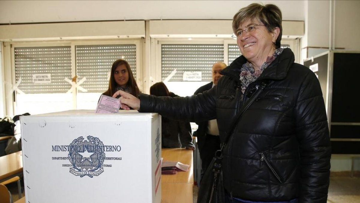 La candidata ganadora del Movimiento 5 Estrella en Ostia, Giuliana Di Pillo.