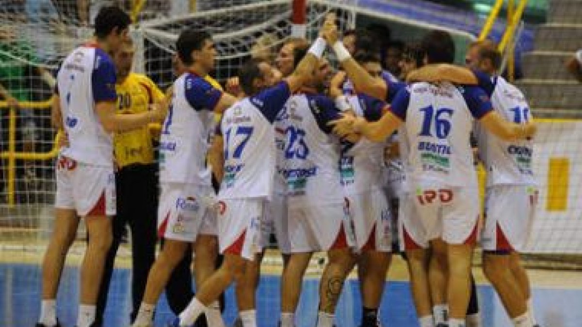 El Reale Ademar deberá sacar su mejor espíritu como equipo para superar la primera semifinal.