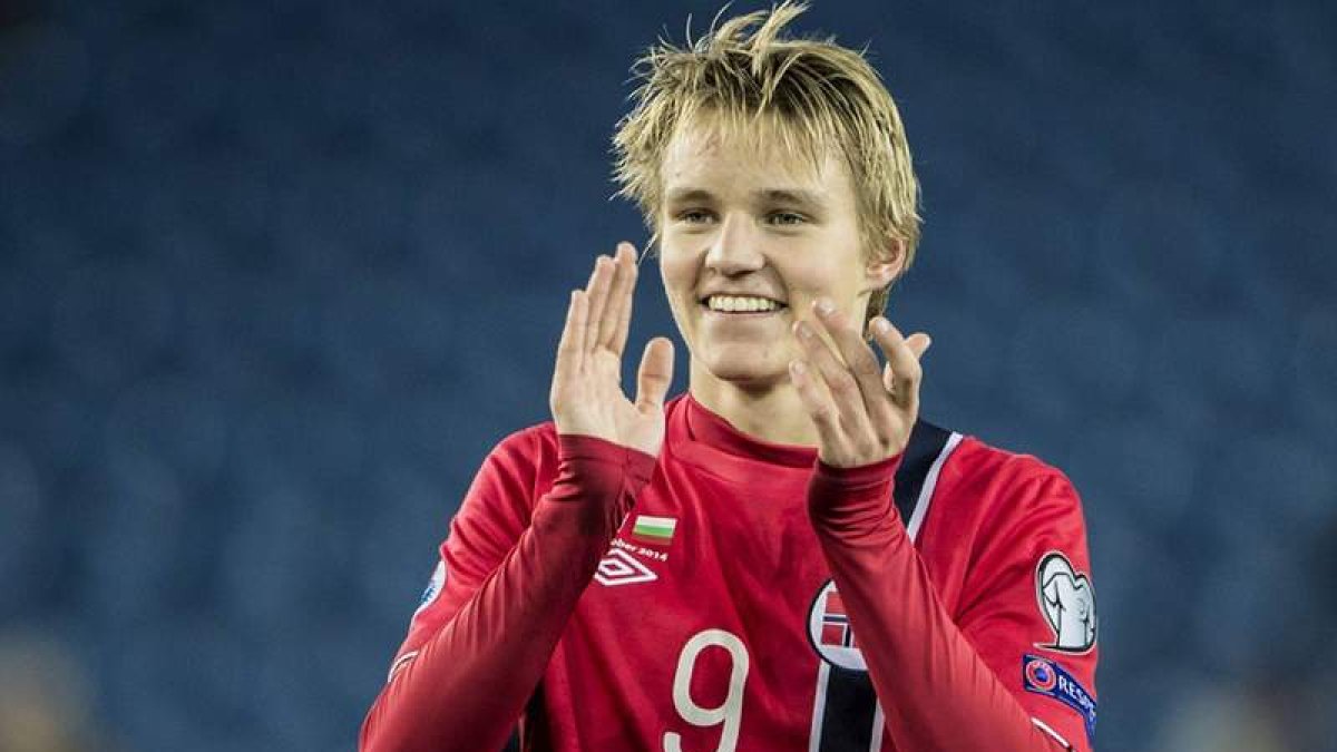El jugador noruego de 16 años es comparado con el argentino Messi por su calidad.