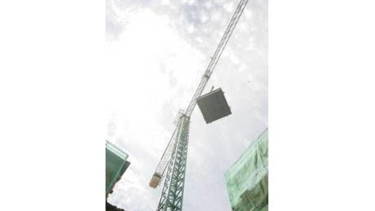 Las gruas y el mercado bajarán, como mínimo, poco a poco