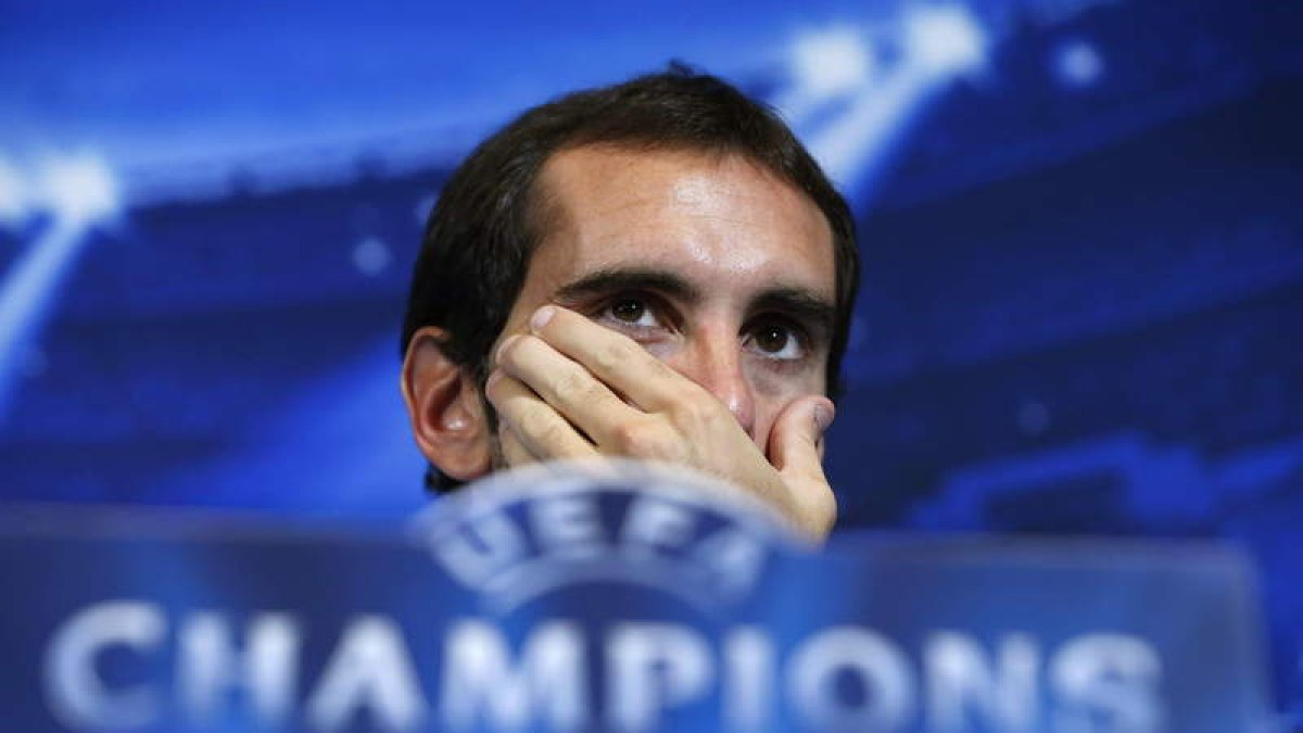 Diego Godín asegura que el partido de mañana es vital para su equipo.