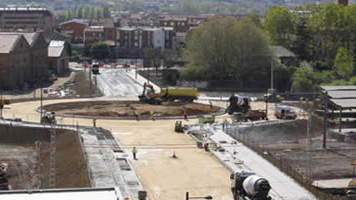 Estado de las obras de la ampliación de Ordoño II visto desde la estación provisional del Ave.