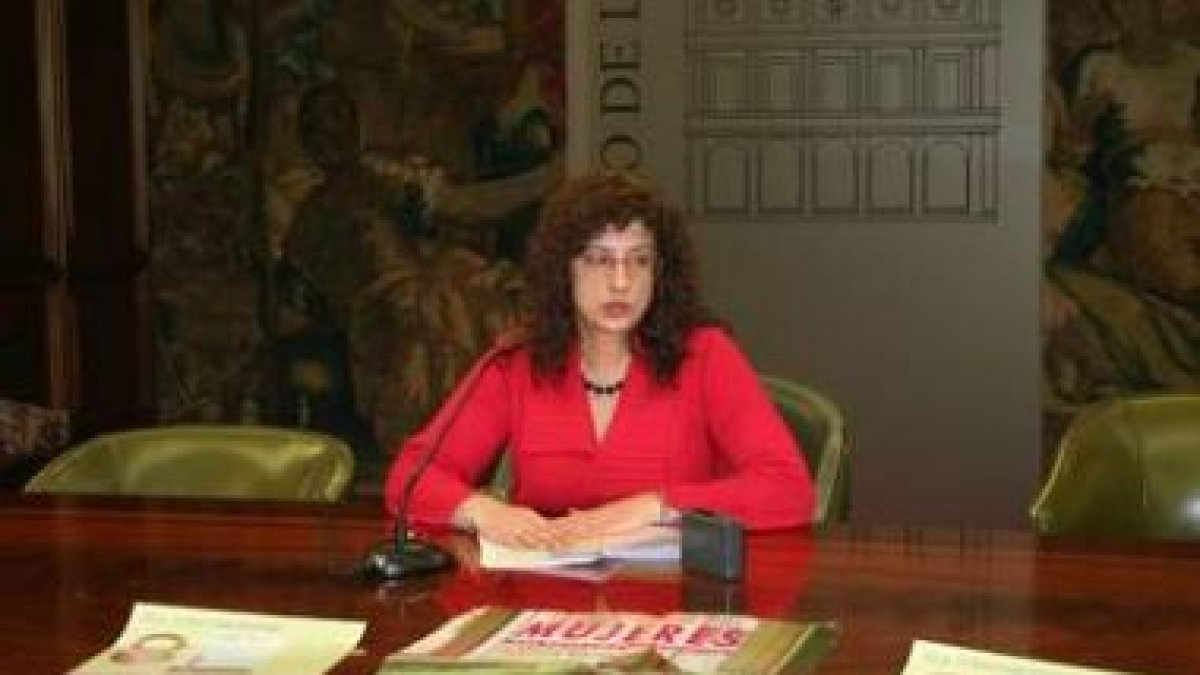 Teresa Gutiérrez durante la rueda de prensa ayer en el Ayuntamiento