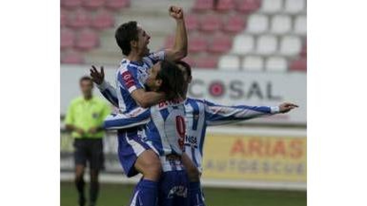 Dani Borreguero celebró como se merecía el primer gol materializado con la elástica blanquiazul