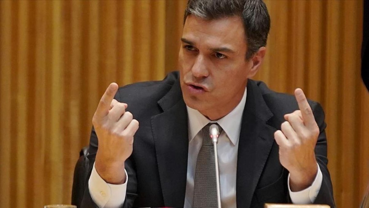 Pedro Sánchez durante la reunión del grupo parlamentario del PSOE