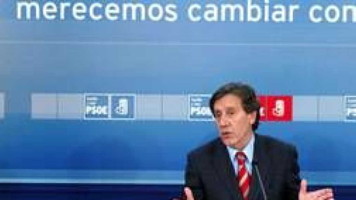 El secretario regional del PSOE, Ángel Villalba, presenta la cumbre del noroeste