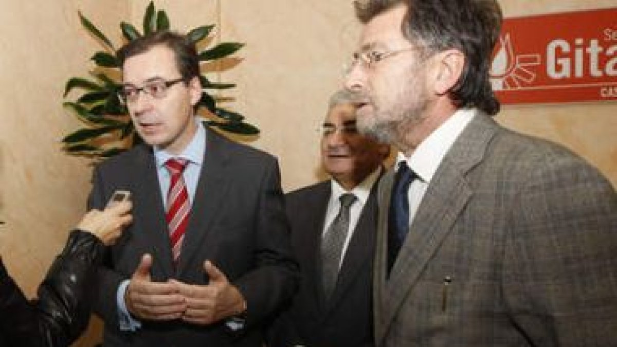 Germán Barrios García, Pedro Puente y Francisco Javier Otazu, en uno de los talleres.