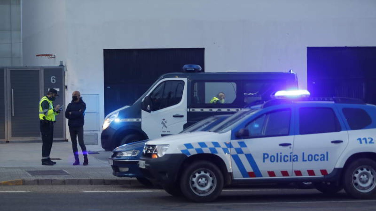 La Policía Local de Valverde y la Guardia Civil pusieron en marcha el operativo. RAMIRO