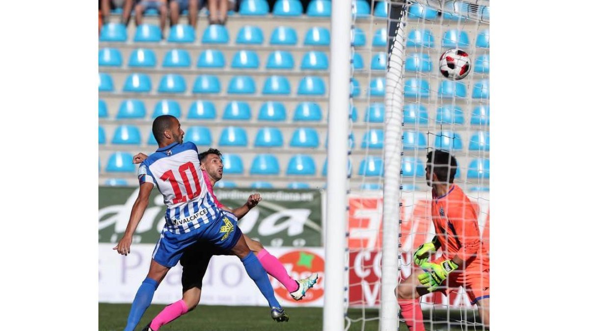 Yuri fue el encargado de abrir la lata de la victoria con su gol de cabeza.