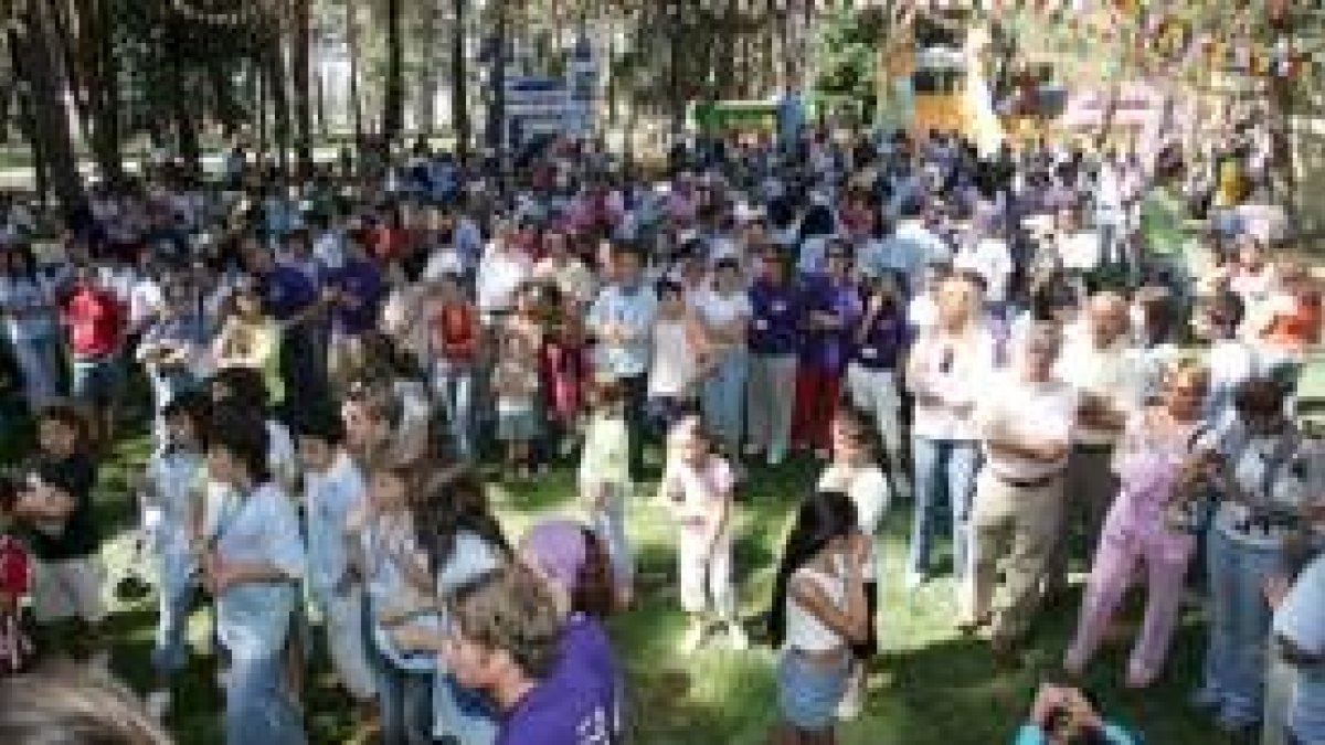 Cientos de personas asistieron al pregón y visitaron el ferial