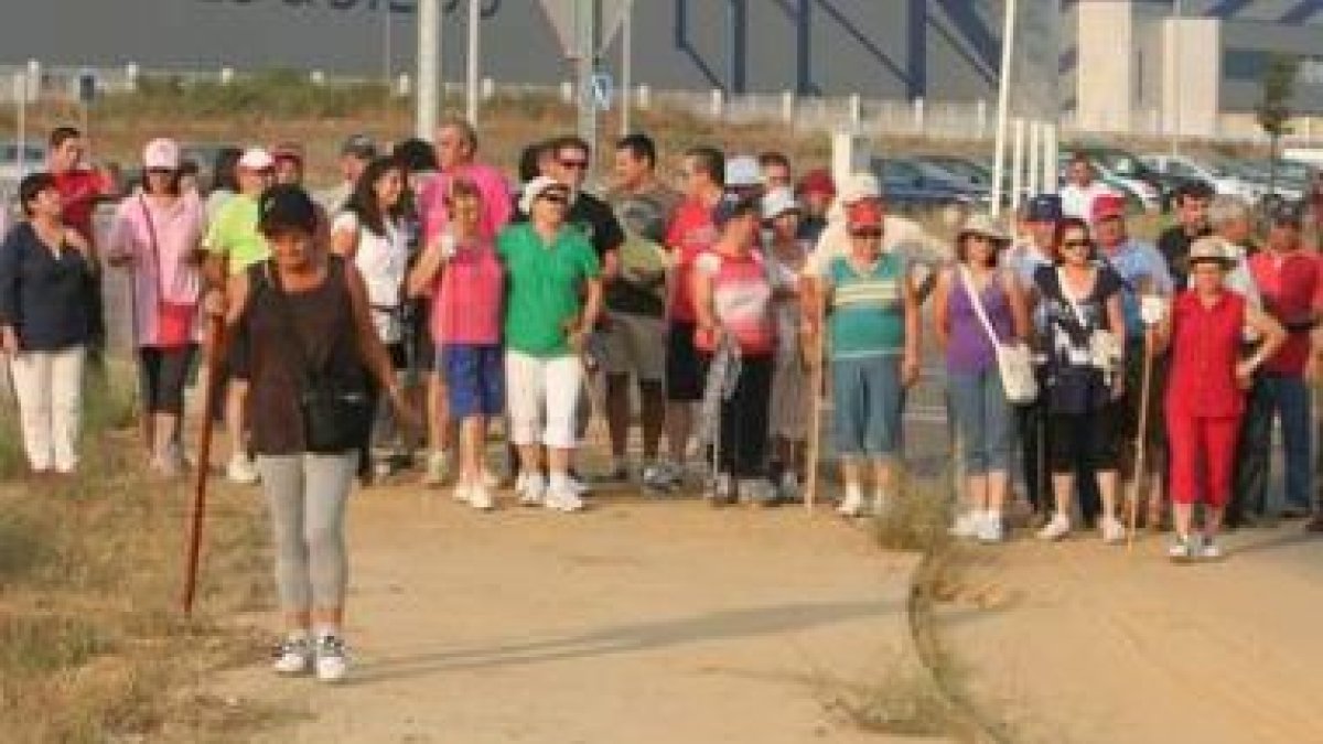 Los participantes recorrieron los diez kilómetros que separan el Bayo de Cacabelos.