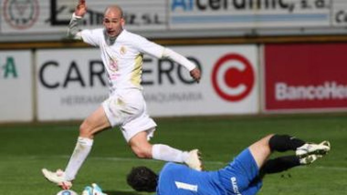 Jito confía en recuperar el olfato goleador en El Toralín ante la Deportiva Ponferradina y así inici