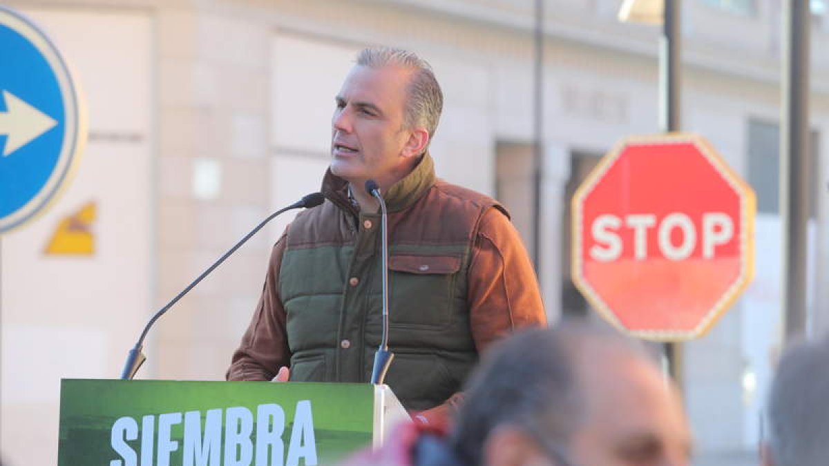 Javier Ortega Smith, ayer en Ponferrada. L. DE LA MATA