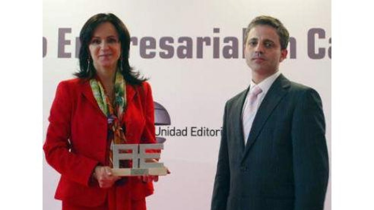 Silvia Clemente, recogiendo el premio.