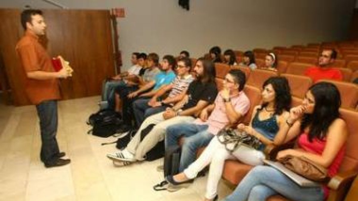 Los alumnos del campus apenas se acogen a las ayudas de movilidad internacional.