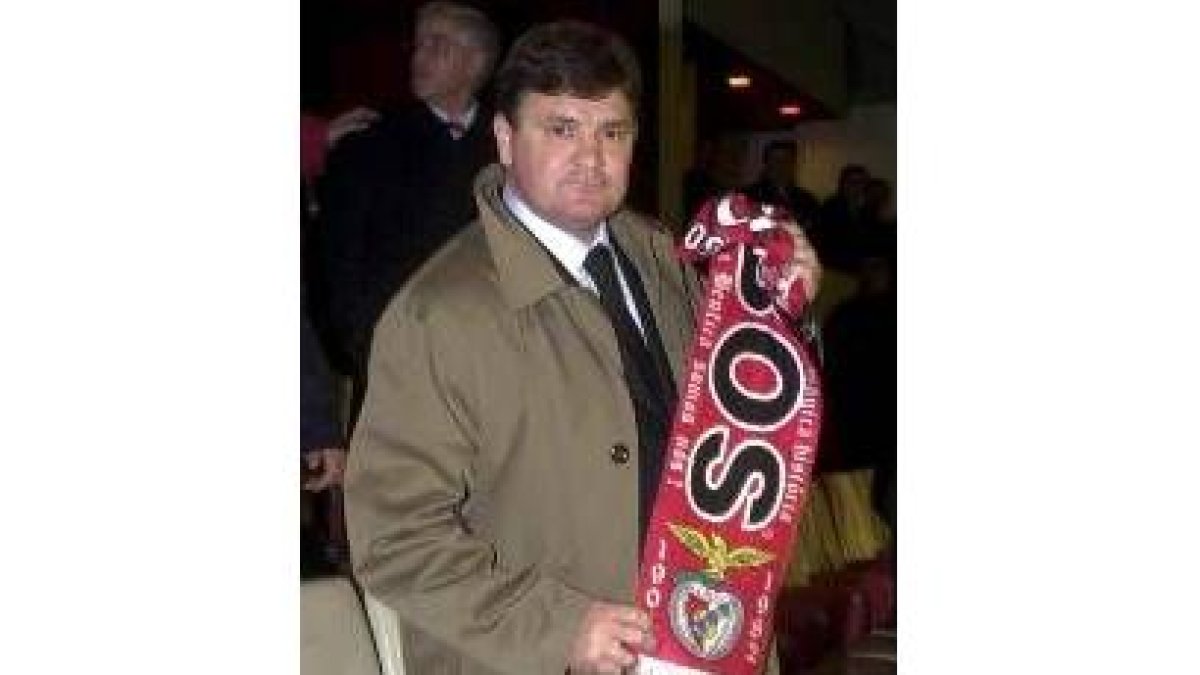 Camacho deja una buena etapa en el Benfica portugués para entrenar a su equipo de siempre