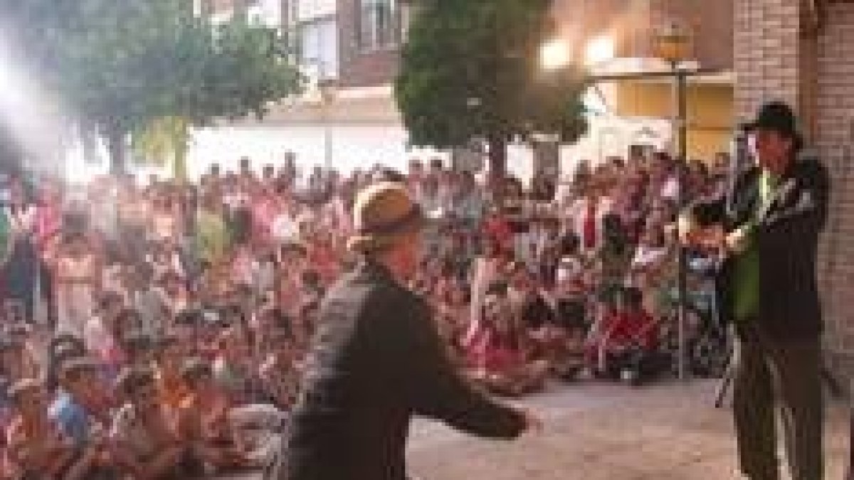 Los niños disfrutaron por la tarde de una ginkana pirata