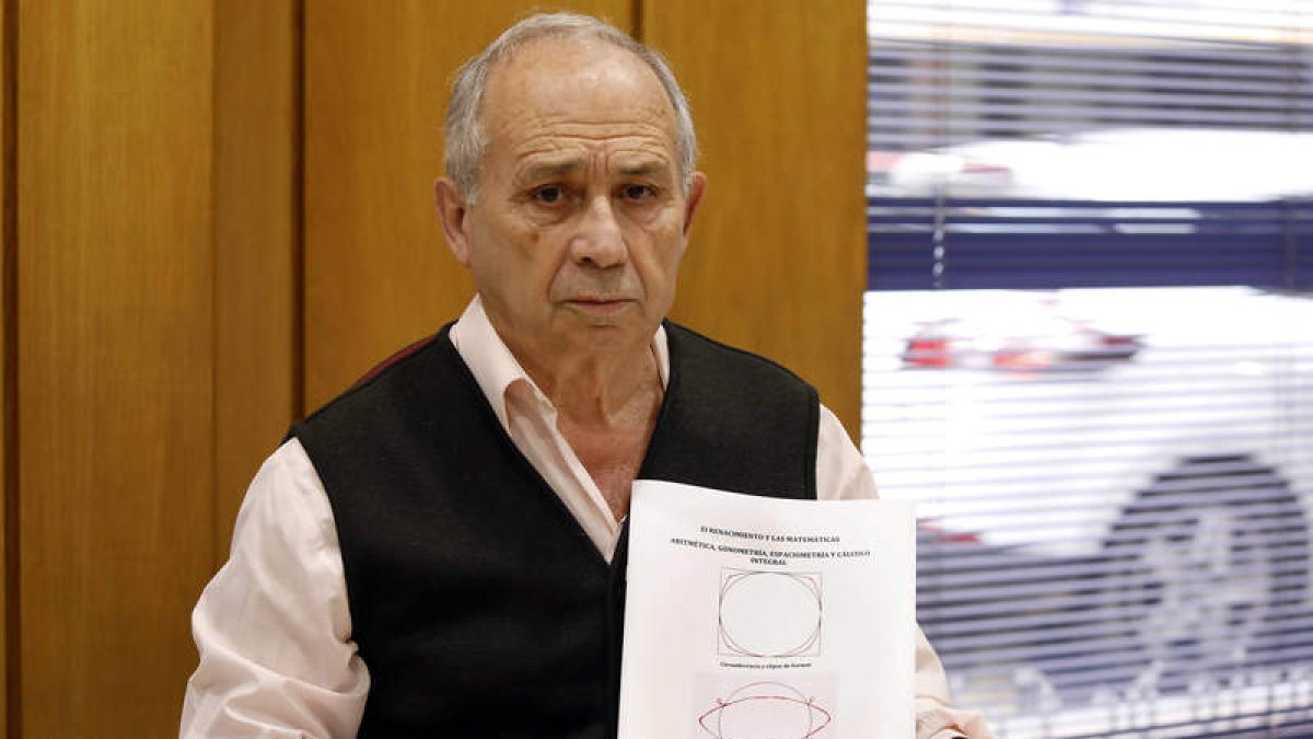 José Antonio Izquierdo reta a los matemáticos a refutar su demostración del teorema de Fermat. MARCIANO PÉREZ