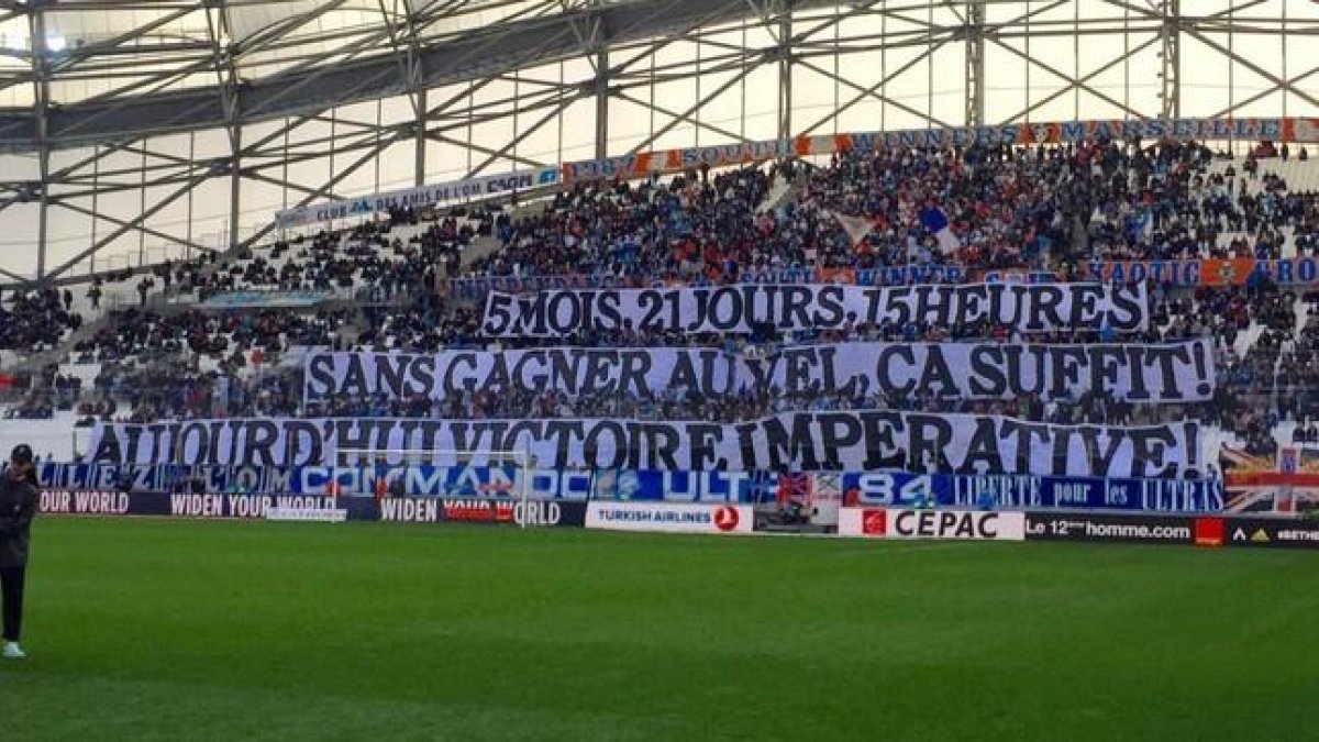La pancarta de la afición del Marsella.