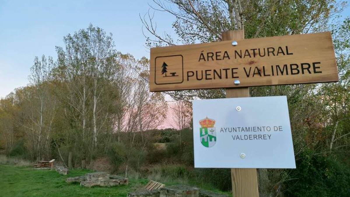 Puente Valimbre se encuentra a la orilla del río Turienzo. DL