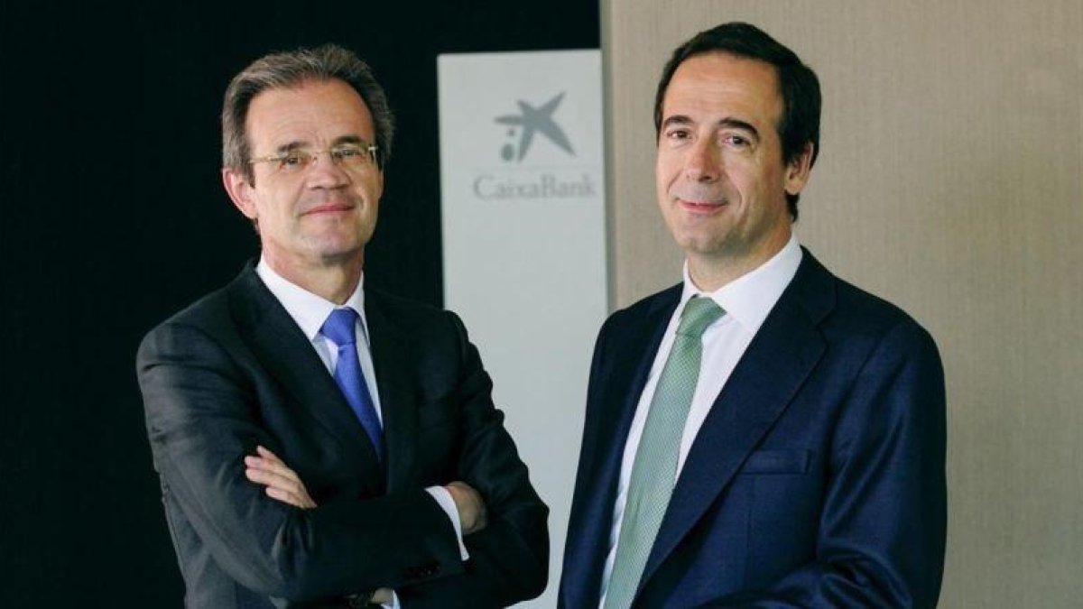Jordi Gual, presidente de CaixaBank, y Gonzalo Gortázar, consejero delegado.