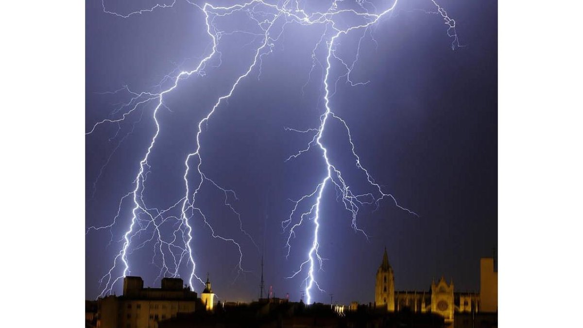 Las tormentas regresan estos días a León.