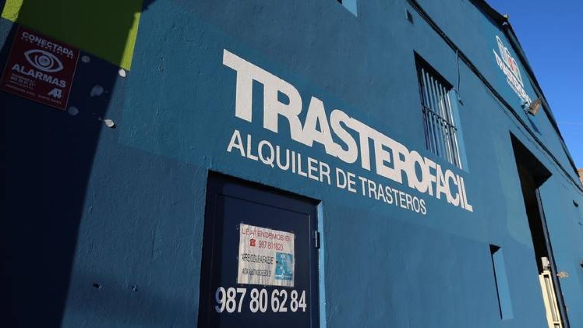 Las naves de Trasterofácil están ubicadas en la avenida de Agustinos, y tienen servicios para particulares y empresas.