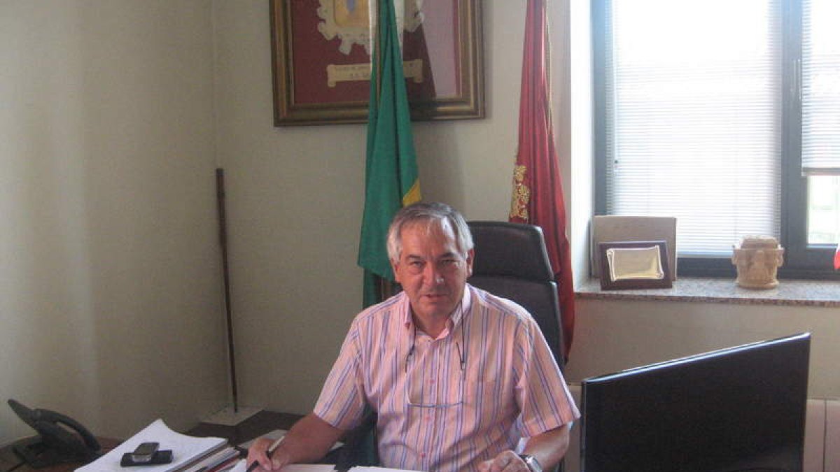 El nuevo alcalde de La Robla, el popular Ángel Suárez.