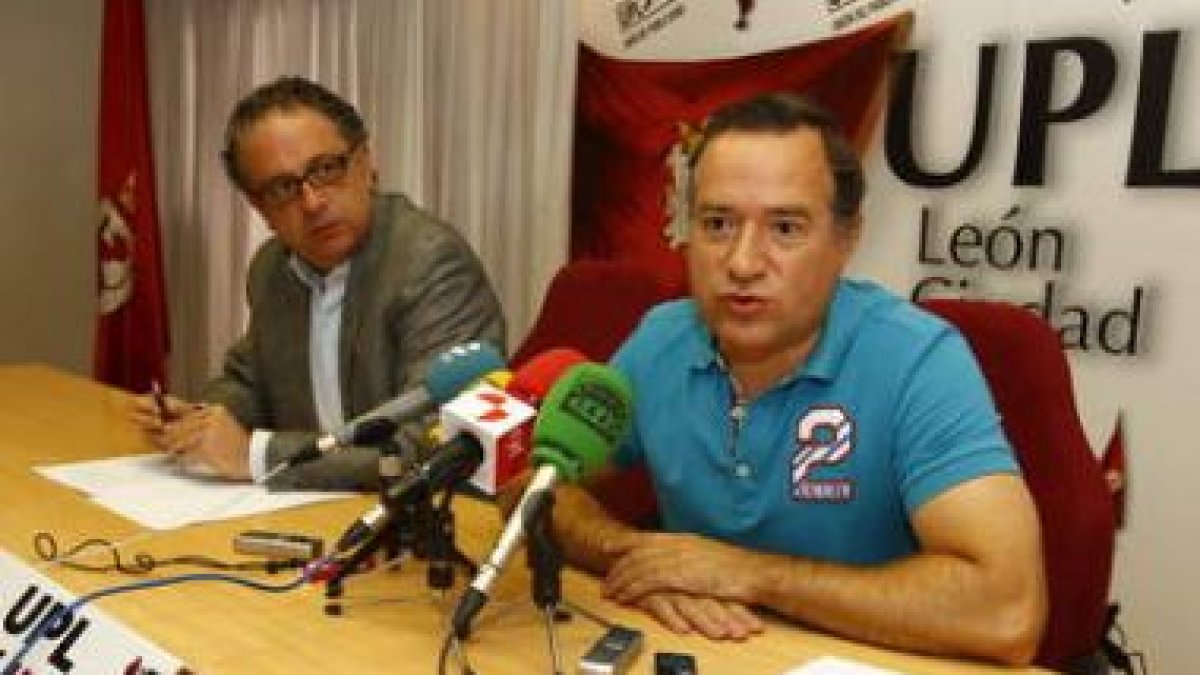 Chamorro y Valderas durante la rueda de prensa de UPL.