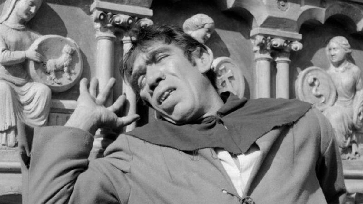 Anthony Quinn, en el papel de Quasimodo.