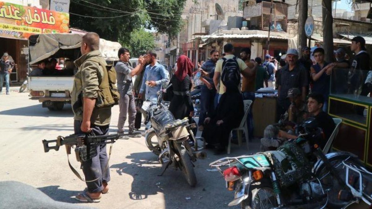 Soldados en el centro de la ciudad de Afrín, al norte de Siria.