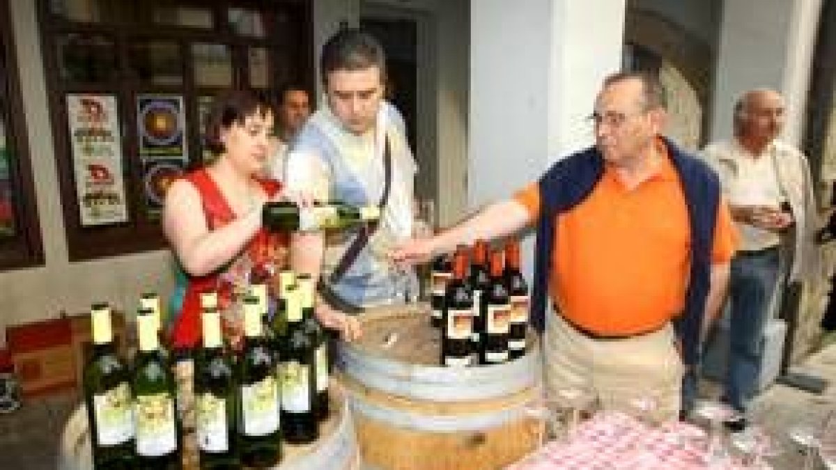Los blancos de la bodega Bergidenses triunfaron en la cata realizada a las puertas del Jazz Machine