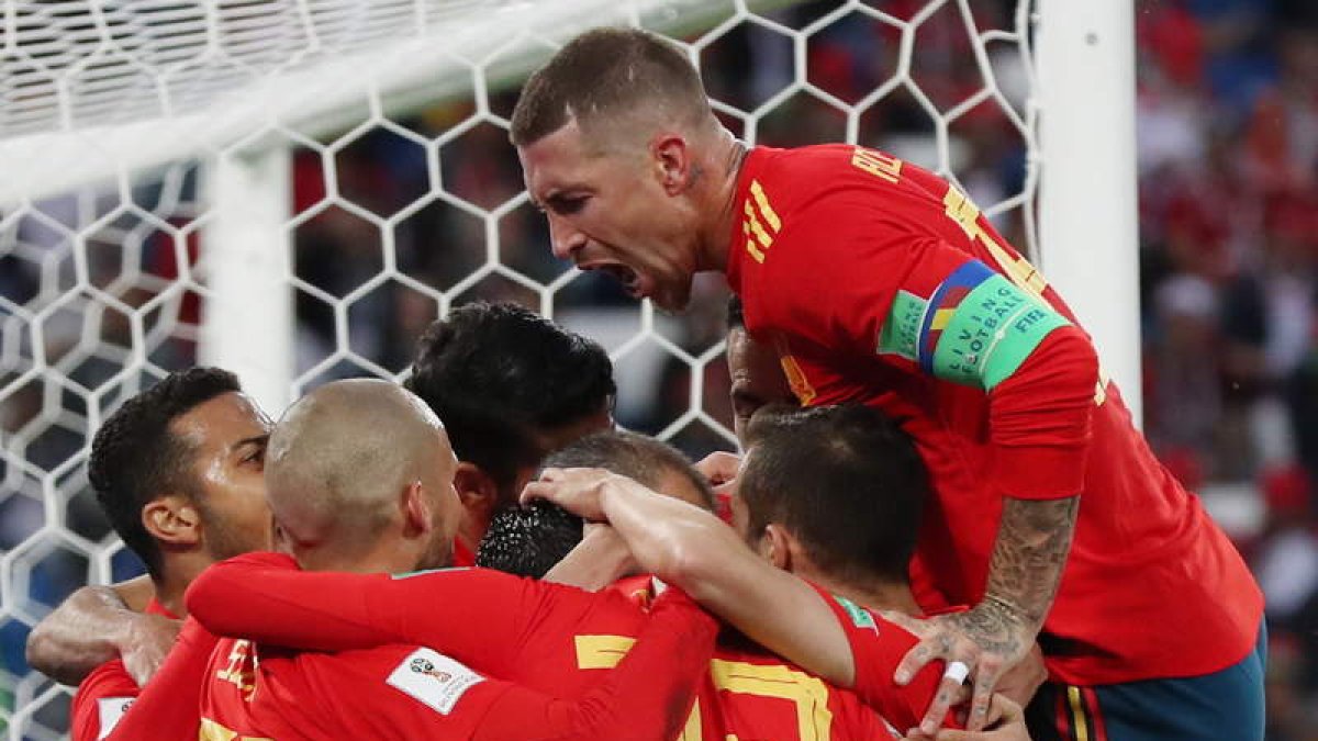 El árbitro anuló el gol de Aspas por posible fuera de juego, pero el VAR enmendó su decisión. J. ETXEZARRETA