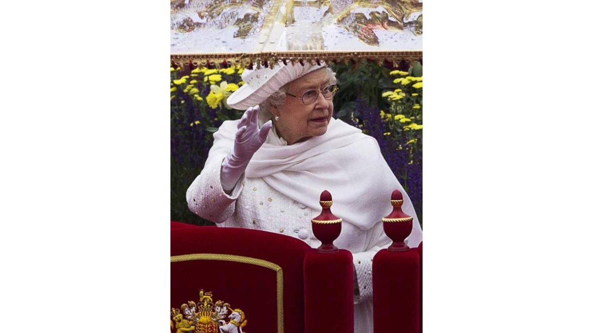 Isabel II, ayer, durante los actos del Jubileo, ayer.