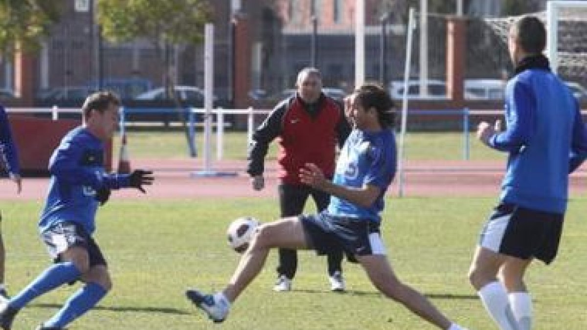 De Paula volverá a la convocatoria después de su ausencia en Las Palmas por sanción.