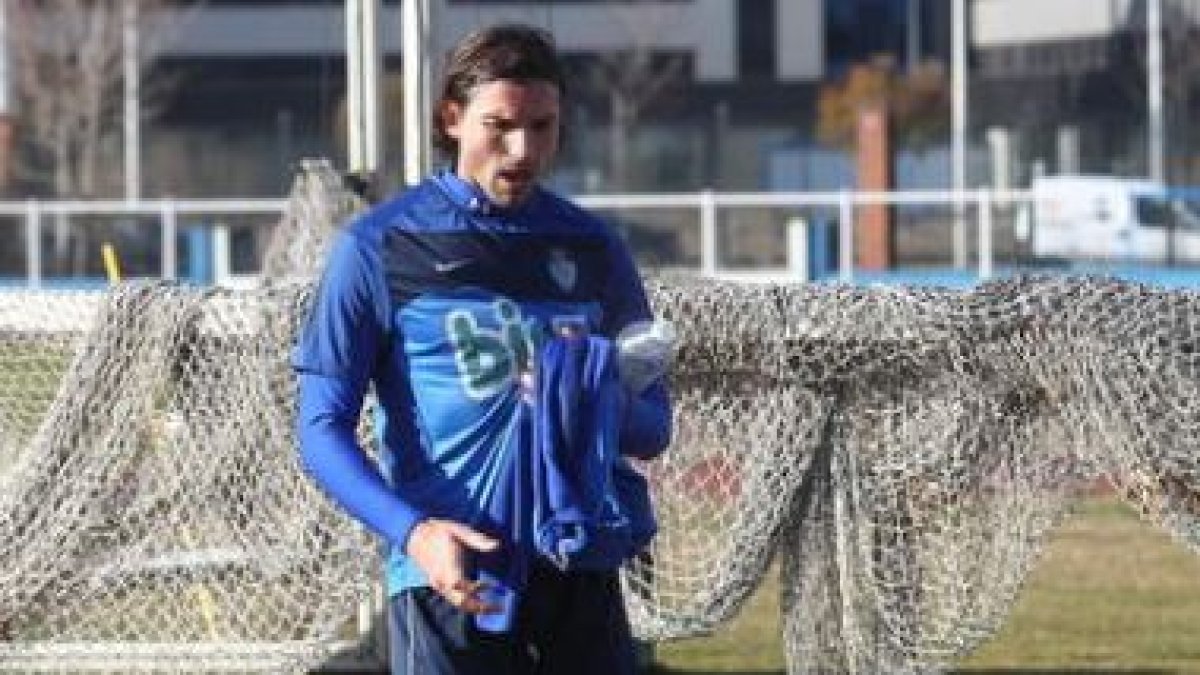 Óscar de Paula se perderá el partido de Las Palmas por acumulación de amonestaciones.