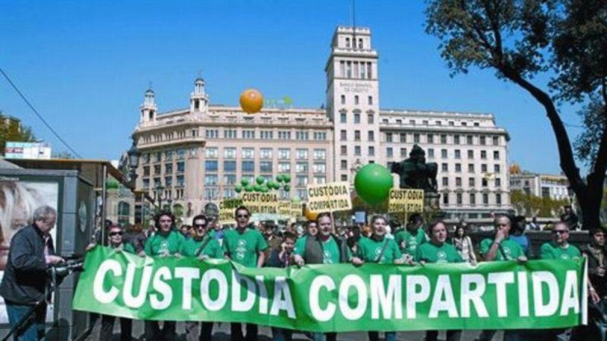 Manifestación en favor de la custodia compartida en Barcelona, en abril del 2008.