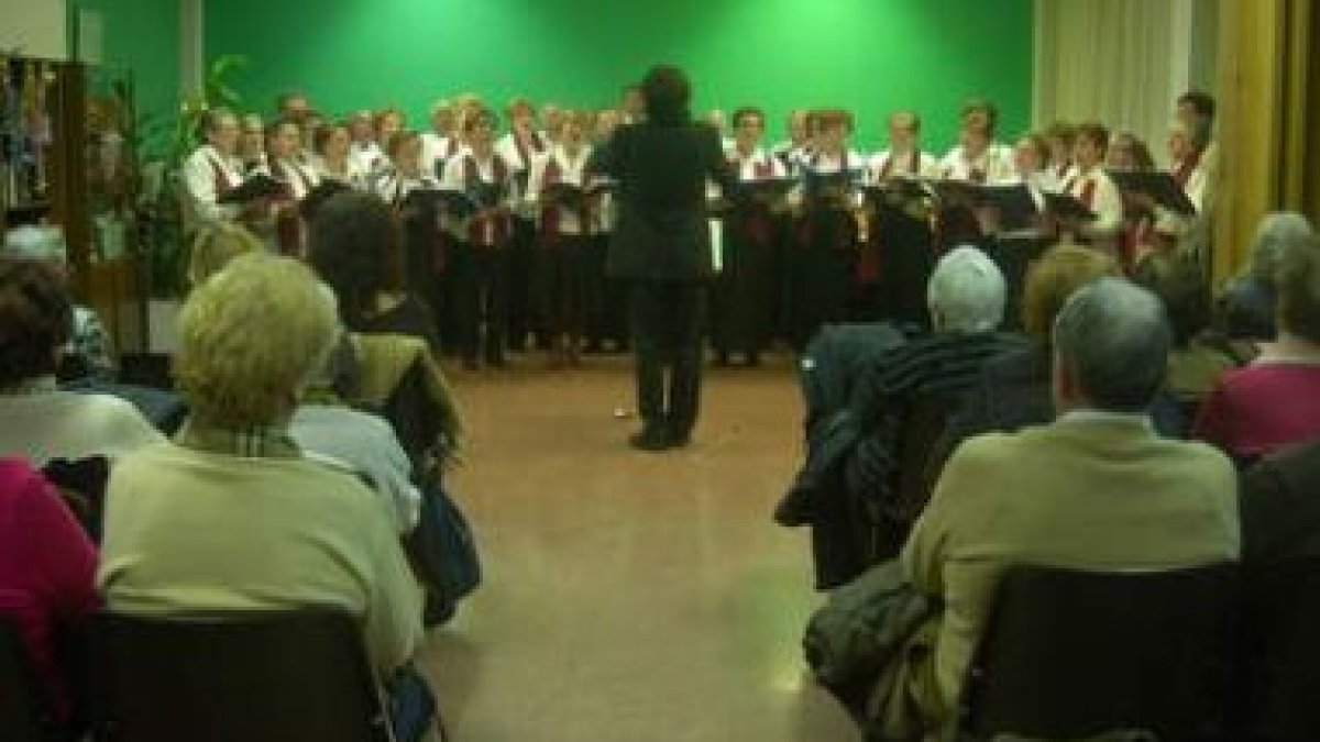 Un momento del concierto de Año Nuevo en el Centro de Mayores de Mariano Andrés
