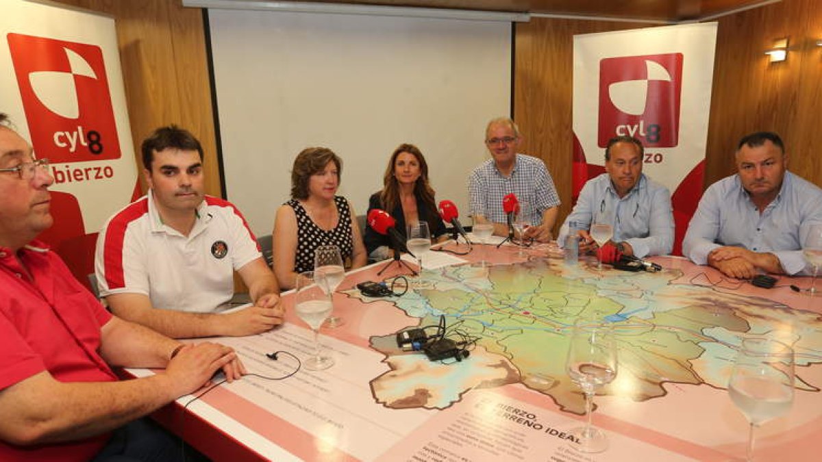Pereira, Álvarez, Gancedo, Vázquez, De Cela, Arias y Morán, ayer en el Civi de Camponaraya. L. DE LA MATA