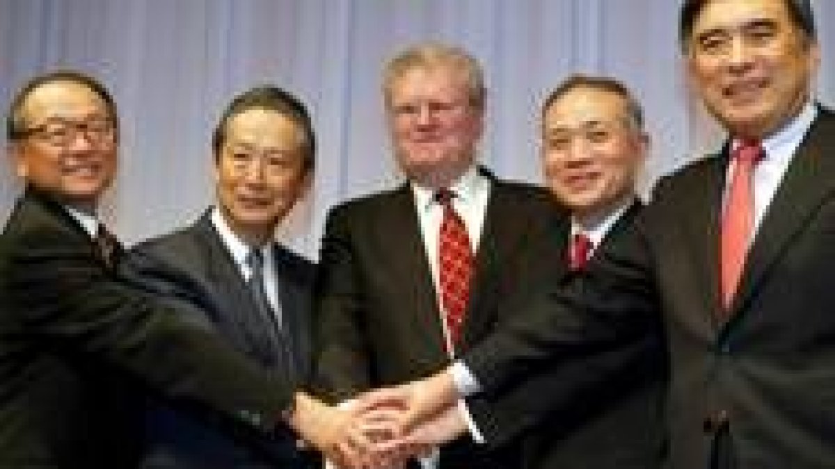 El actual presidente de Sony, junto a más directivos de la compañía