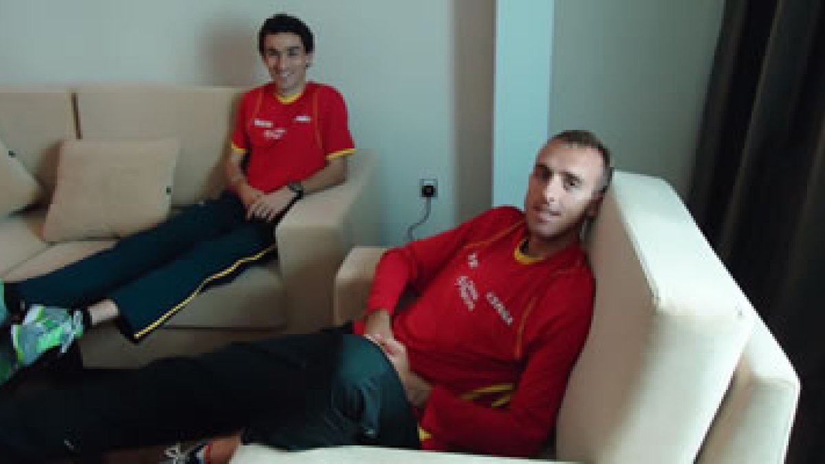 Sergio Sánchez, con Jesús España en Doha.