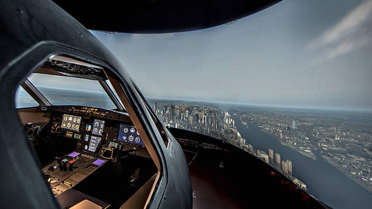 Simulador que la empresa tiene instalado en la Escuela de Ingenierías de la Universidad. DL