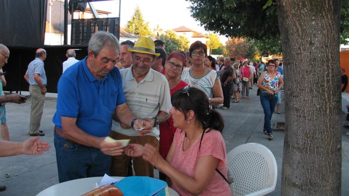 MACÍAS