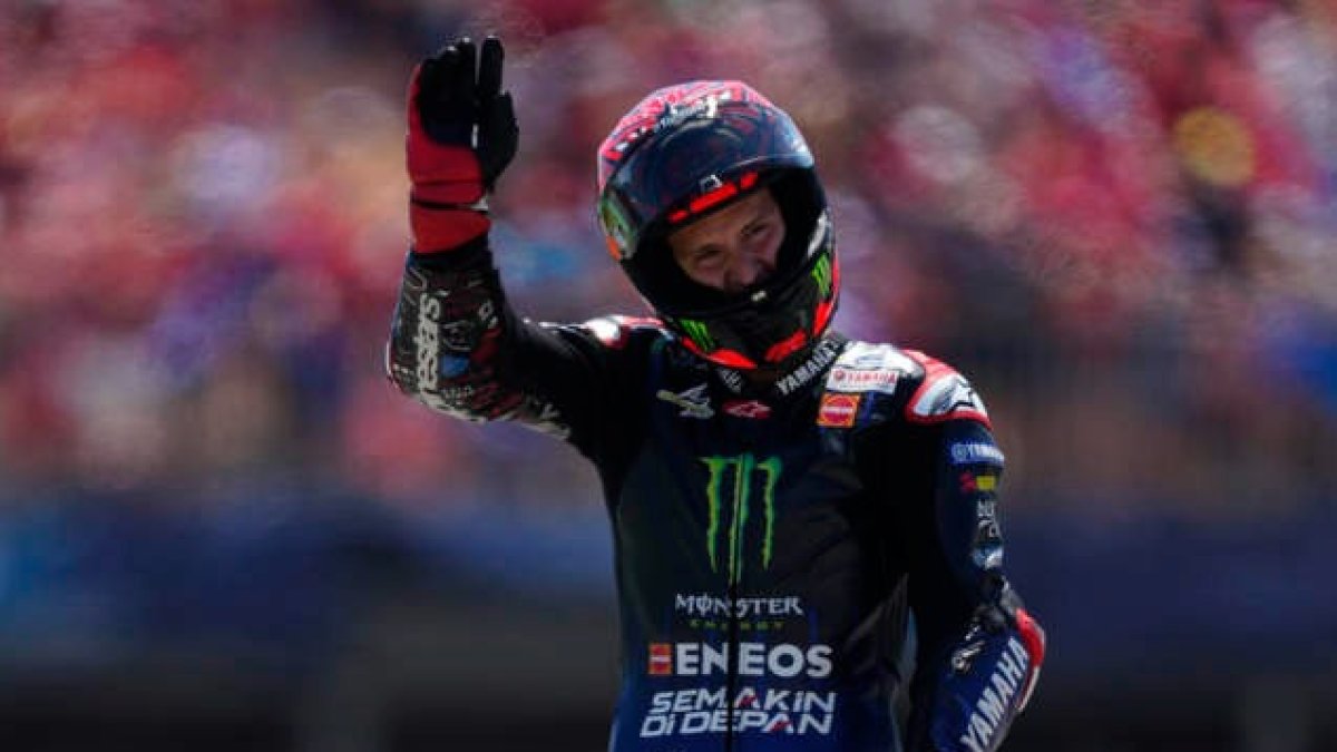Quartararo celebra su triunfo en Montmeló que le hace más líder. DALMAU