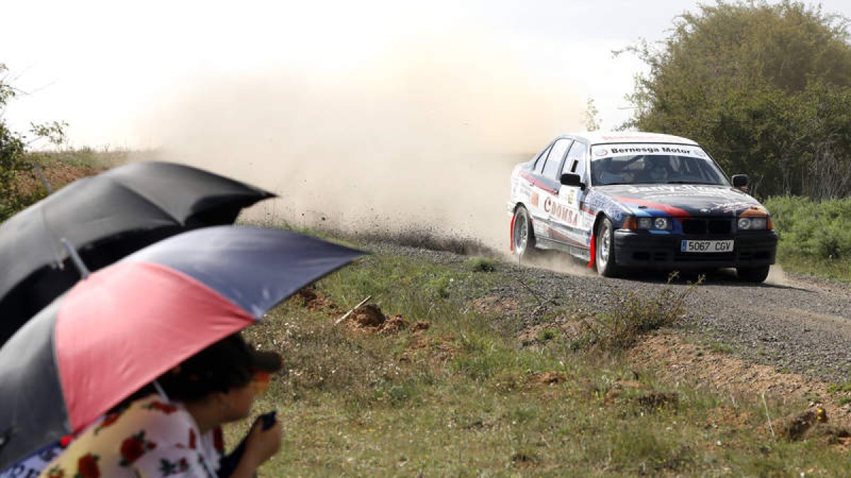 Robledo reunió a más de 30 pilotos para un rallysprint en el que los triunfadores fueron Javier Gutiérrez (general) y Esteban Pérez (Copa BMW). MARCIANO/ATK MOTORSPORT