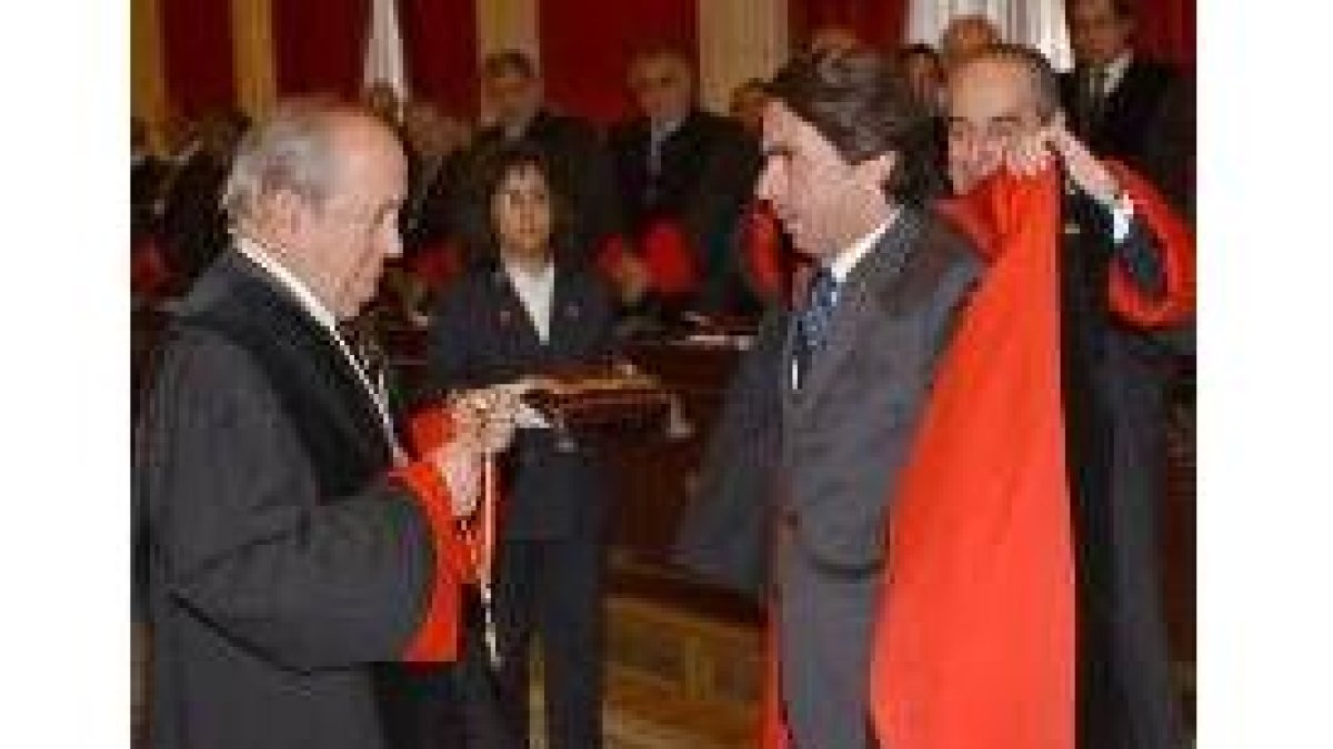 Landelino Lavilla y José Joaquín Puig actuaron como padrinos